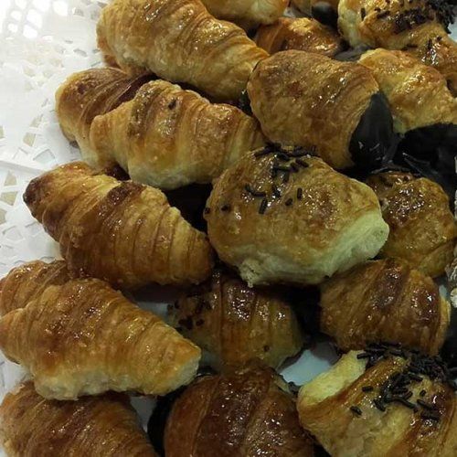 Croissant de xocolata negre i blanc